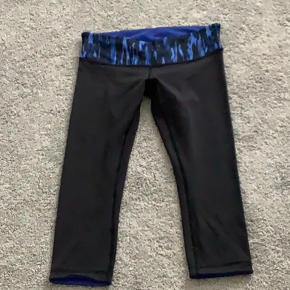 lululemon athletica Pants - Lululemon EUC crop leggings